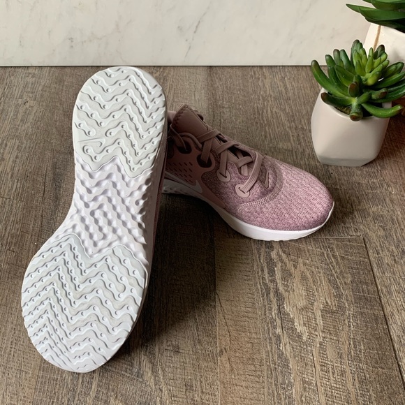 Nike Legend React Plum Chalk - Picture 7 of 7